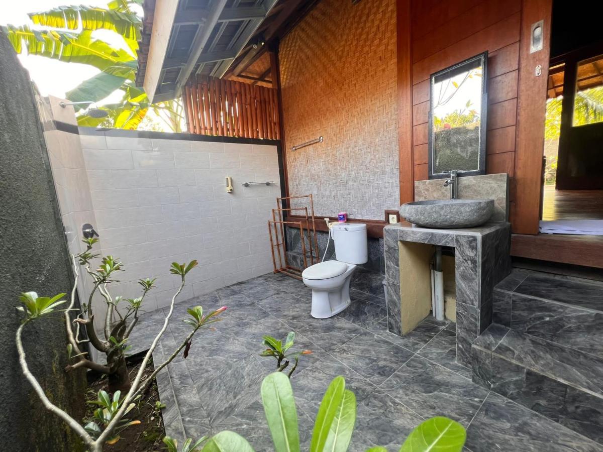 Hotel Gatri Hut à Lembongan Extérieur photo