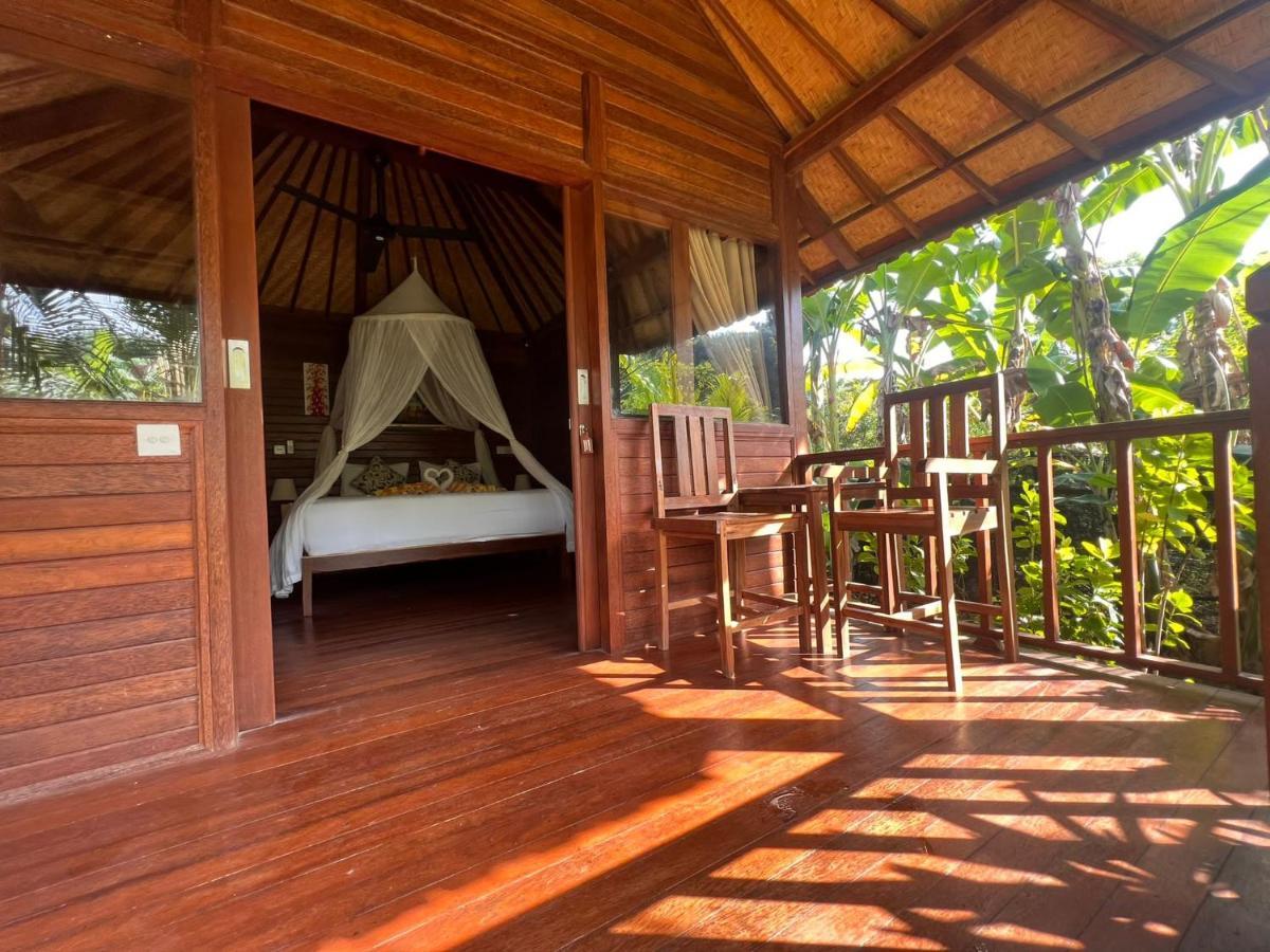 Hotel Gatri Hut à Lembongan Extérieur photo