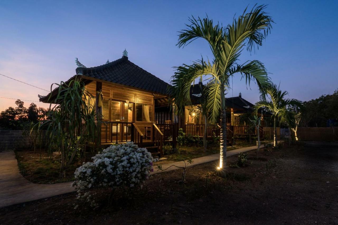 Hotel Gatri Hut à Lembongan Extérieur photo