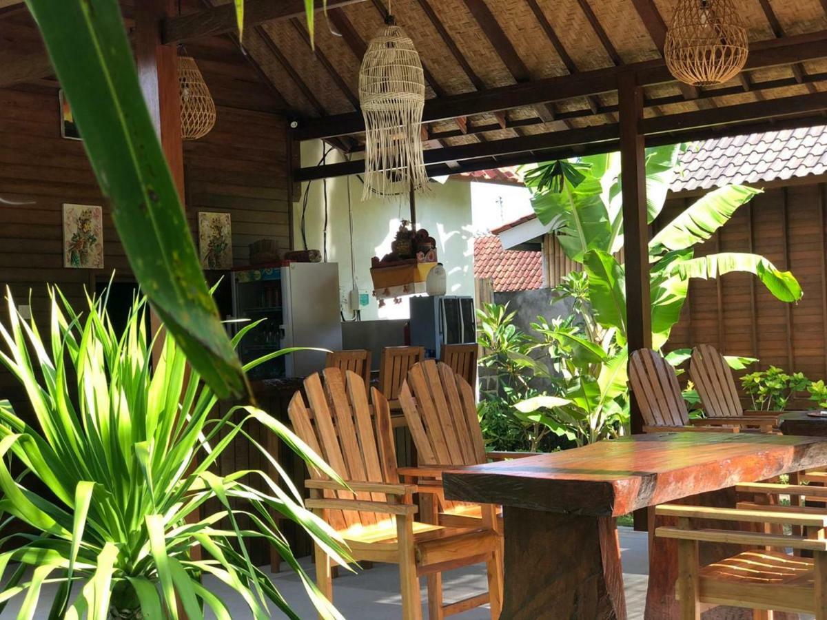 Hotel Gatri Hut à Lembongan Extérieur photo