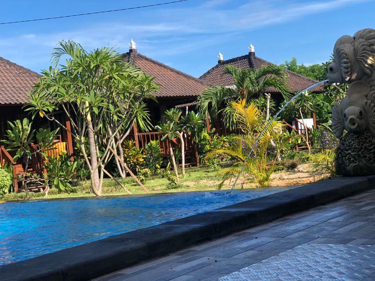 Hotel Gatri Hut à Lembongan Extérieur photo
