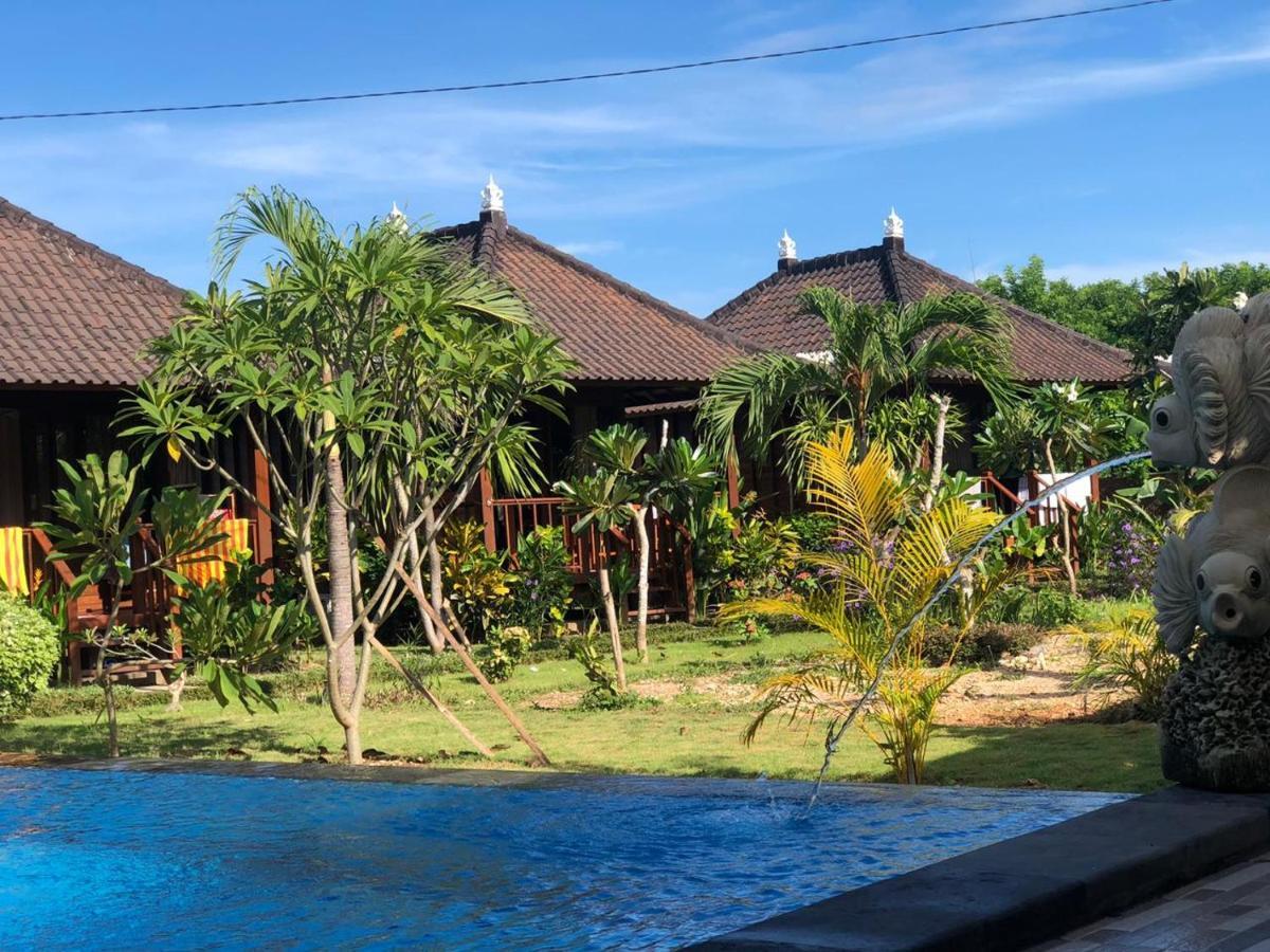 Hotel Gatri Hut à Lembongan Extérieur photo