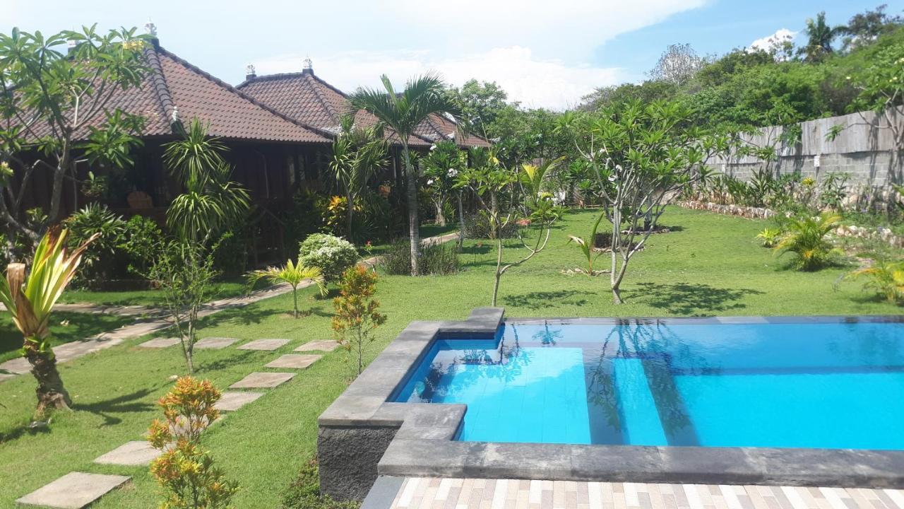 Hotel Gatri Hut à Lembongan Extérieur photo